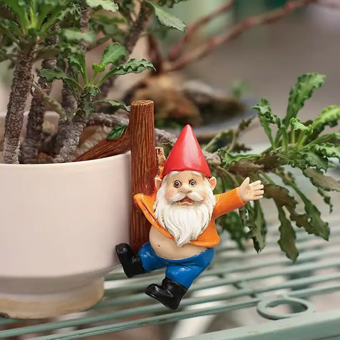 Statue de gnome de jardin amusante