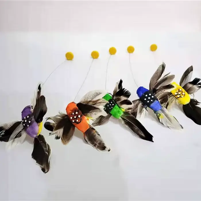 Piquet de fleurs de papillons et de colibri en pot, plantes de jardin, décor de jardin