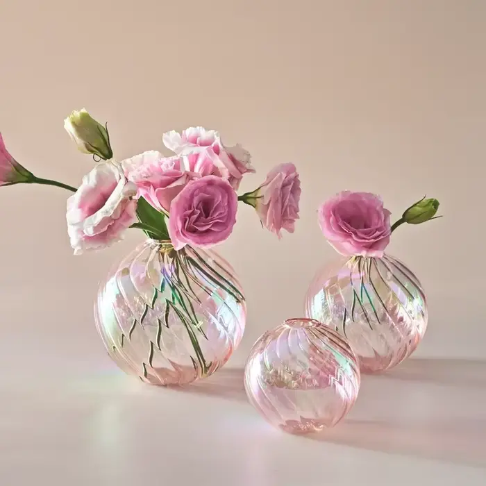 Vases boule irisés pour la décoration intérieure