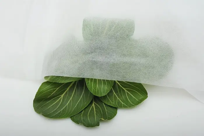 NucleoCover Flottant Plant Blanket, 0.55 oz. 7 ft x 100 ft, Frost Protection and Terrible Weather De