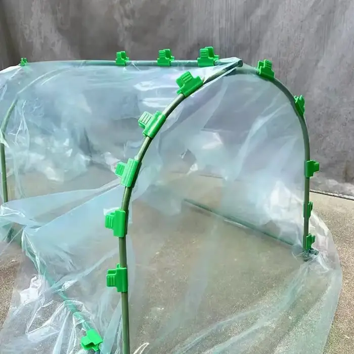 Clips de film de serre en plastique vert