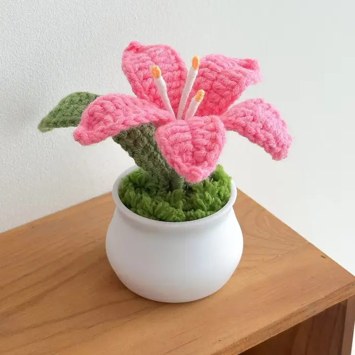 1 pièce Fleurs au crochet délicates en forme de lys en pot