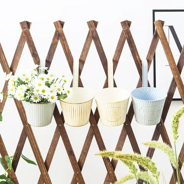 Pots à fleurs suspendus en métal avec crochets