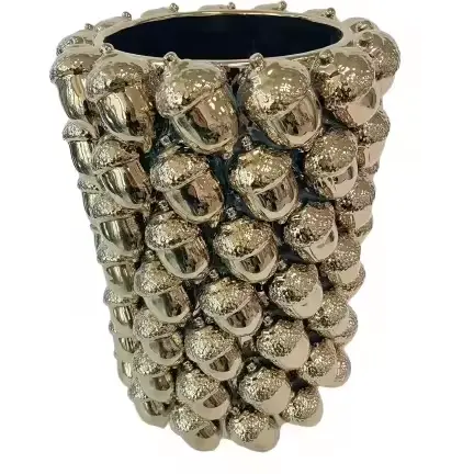 Vase en forme de cône de pin