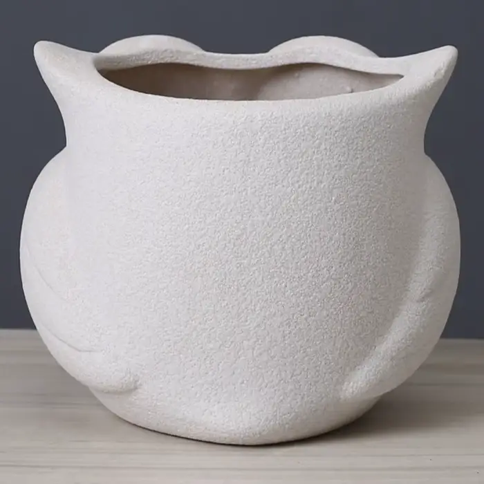 Pot à plantes unique en céramique en forme de hibou