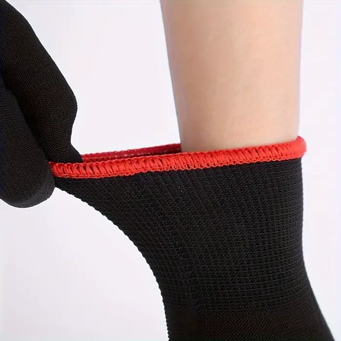 Un ensemble de gants de travail de jardin en nylon respirant